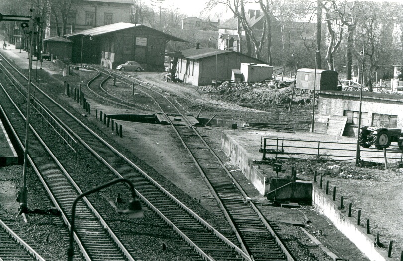Ladegleise und Lagerschuppen am Bahnhof Bargteheide